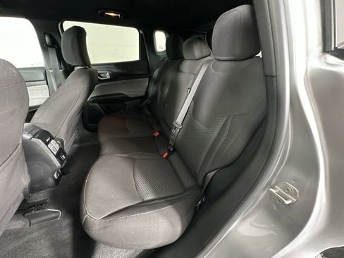 Used 2025 Jeep Compass Sport image 27