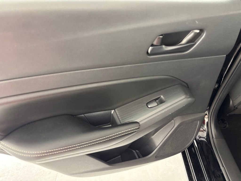 Used 2024 Nissan Altima 2.5 SV FWD image 25