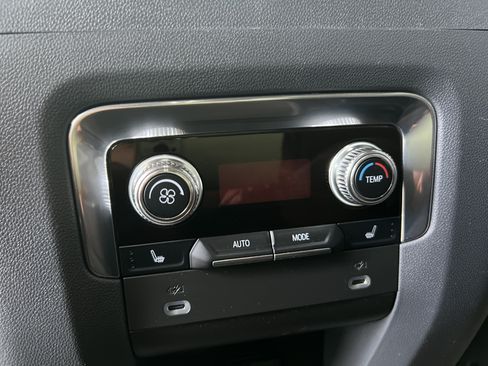 Used 2022 GMC Yukon Denali AWD/4WD image 22