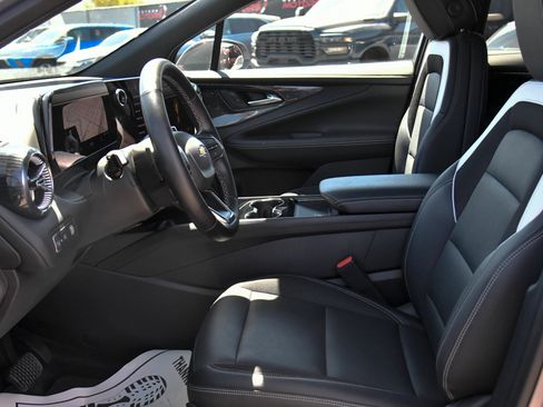 Used 2024 Chevrolet Blazer EV LT AWD/4WD image 17