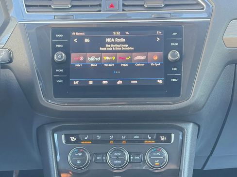 Used 2019 Volkswagen Tiguan SE w/ Panoramic Sunroof Package AWD/4WD image 23