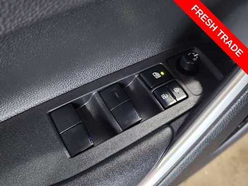 Used 2023 Toyota Corolla Cross XLE w/ Convenience Package FWD image 22