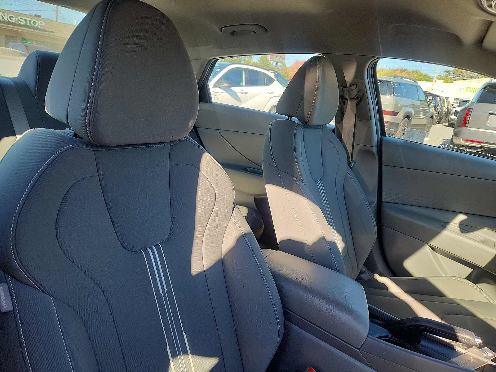 Certified 2024 Hyundai Elantra SEL FWD image 31