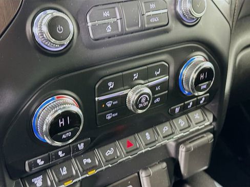 Used 2021 GMC Sierra 2500 AT4 w/ AT4 Premium Plus Package image 17