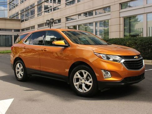 Used 2019 Chevrolet Equinox LT FWD image 1