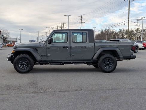 Used 2023 Jeep Gladiator Sport image 6