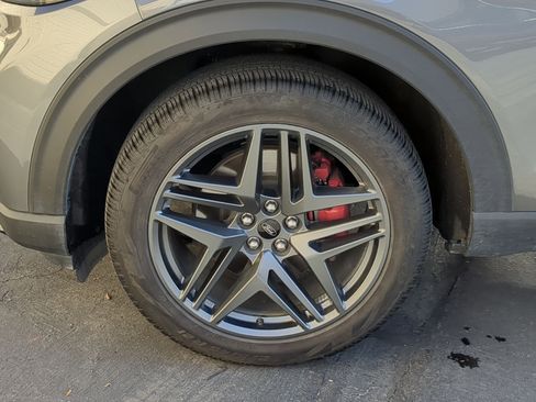 Used 2025 Ford Explorer ST-Line w/ ST-Line Street Pack image 13