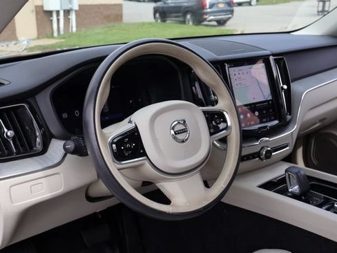 Used 2024 Volvo XC60 B5 Plus w/ Protection Package Premier AWD/4WD image 11