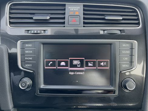 Used 2017 Volkswagen GTI Autobahn image 4