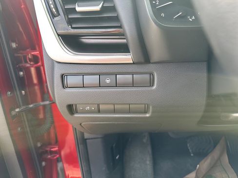 Used 2021 Nissan Rogue SV image 28