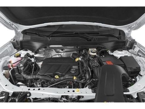 Used 2025 Chevrolet Trax LT w/ Driver Confidence Package FWD image 91