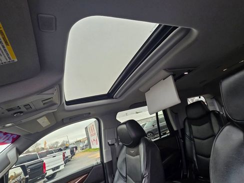 Used 2019 Cadillac Escalade Premium Luxury image 30