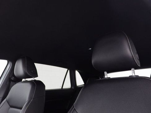 Used 2020 Volkswagen Atlas Cross Sport SE image 11