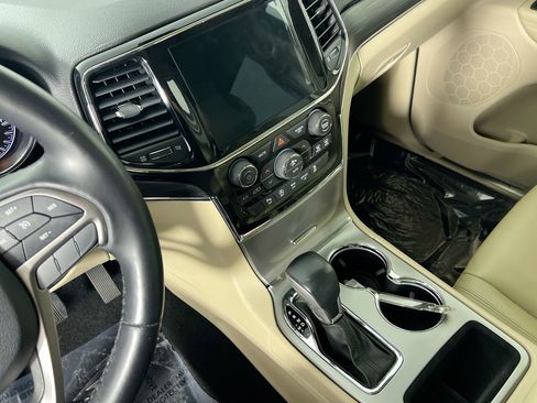 Used 2020 Jeep Grand Cherokee Limited image 24