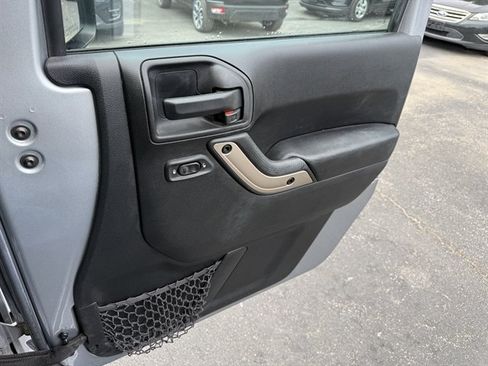 Used 2016 Jeep Wrangler Unlimited Sahara AWD/4WD image 44