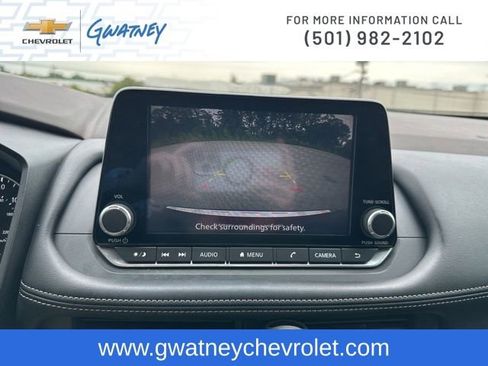 Used 2023 Nissan Rogue SV FWD image 18