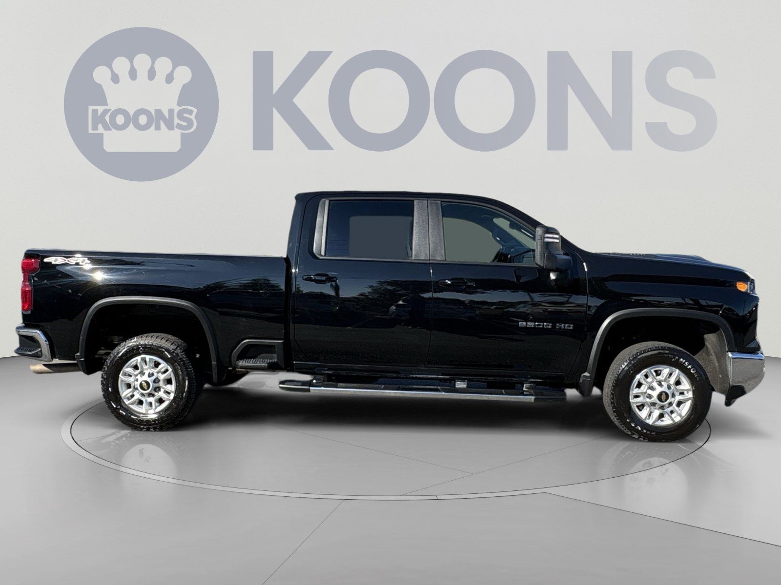 Used 2025 Chevrolet Silverado 2500 LT w/ Convenience Package AWD/4WD image 4