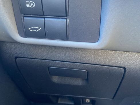 Used 2022 Toyota Highlander XLE image 28