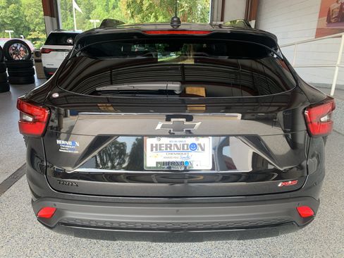 New 2026 Chevrolet Trax RS w/ Sunroof Package FWD image 7