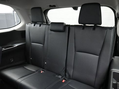 Used 2024 Toyota Grand Highlander Platinum image 33