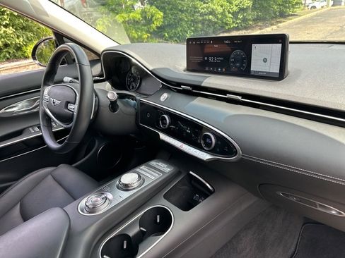 Used 2025 Genesis GV70 2.5T AWD/4WD image 25
