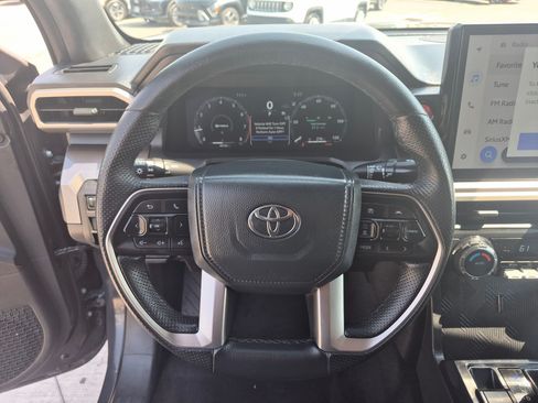 Used 2025 Toyota Tacoma TRD Off-Road AWD/4WD image 18