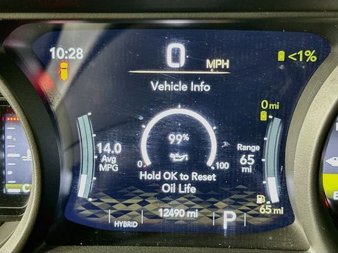 Used 2024 Jeep Wrangler Unlimited w/ Convenience Group AWD/4WD image 18