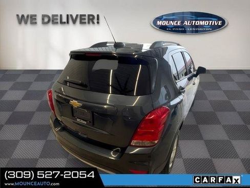 Used 2021 Chevrolet Trax LT w/ LT Convenience Package FWD image 13