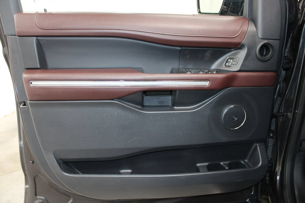 Used 2024 Ford Expedition Limited AWD/4WD image 21