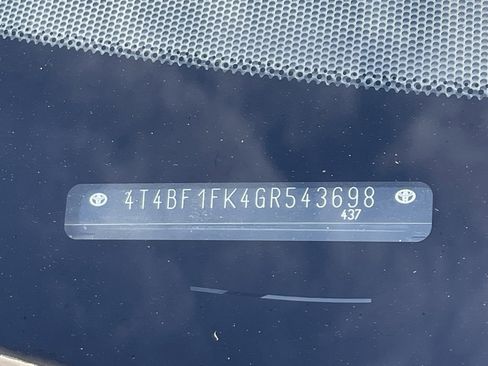 Used 2016 Toyota Camry LE image 34