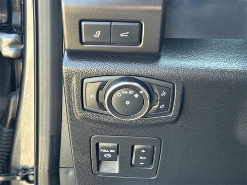 Used 2021 Ford Expedition Limited image 17