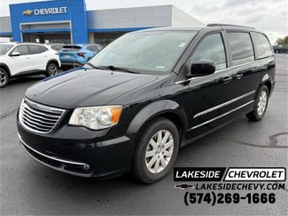 Used 2014 Chrysler Town & Country Touring image 1