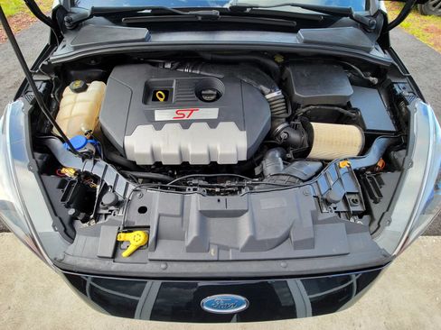 Used 2016 Ford Focus ST w/ Equipment Group 402A FWD image 19