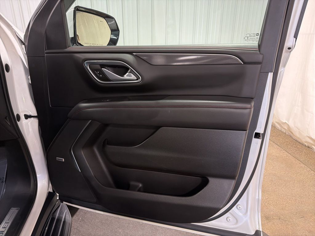 Certified 2022 Chevrolet Suburban RST w/ Luxury Package AWD/4WD image 21
