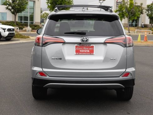 Used 2017 Toyota RAV4 XLE FWD image 6