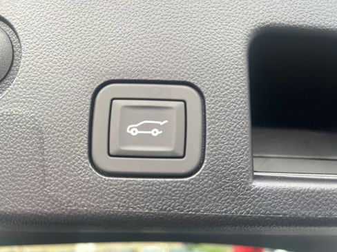 New 2026 Chevrolet Equinox LT w/ Convenience Package II FWD image 6