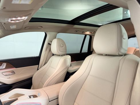 Used 2022 Mercedes-Benz GLS 450 4MATIC image 15