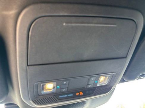 Used 2020 Ford Explorer XLT AWD/4WD image 28