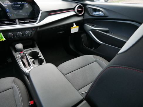 New 2026 Chevrolet Trax RS w/ Sunroof Package FWD image 15