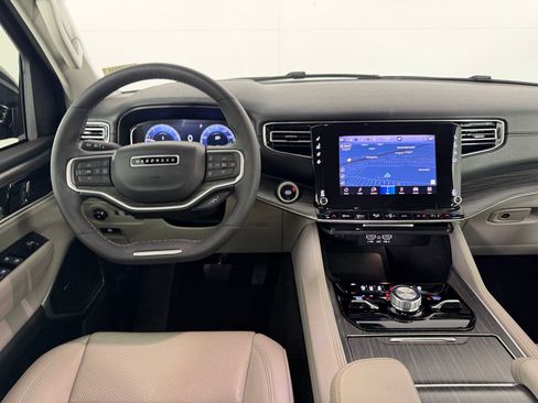 Used 2024 Jeep Wagoneer Series II w/ Convenience Group I AWD/4WD image 32