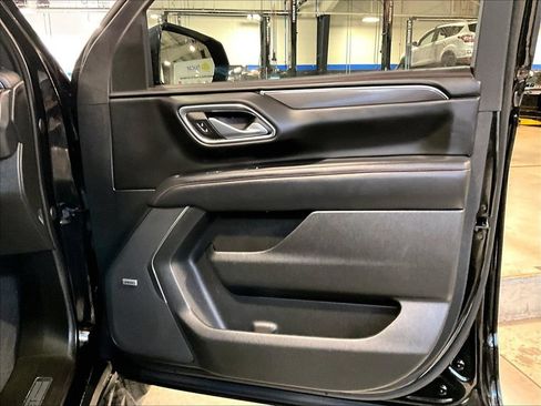 Used 2022 Chevrolet Tahoe RST w/ Luxury Package AWD/4WD image 12