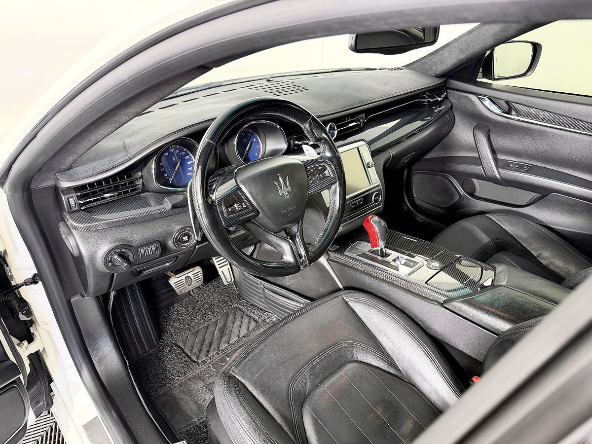 Used 2014 Maserati Quattroporte S Q4 AWD/4WD image 37