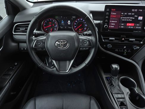 Used 2021 Toyota Camry XSE image 12