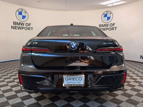 New 2026 BMW i7 xDrive60 w/ Premium Package AWD/4WD image 7