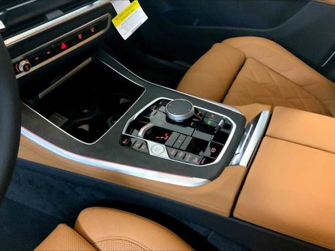 New 2026 BMW X5 xDrive50e image 7