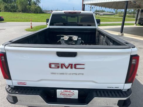 Used 2025 GMC Sierra 3500 SLE w/ Preferred Package AWD/4WD image 4