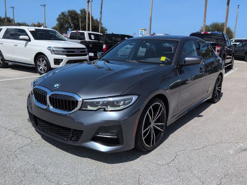Used 2021 BMW 330i Sedan w/ M Sport Package RWD image 8