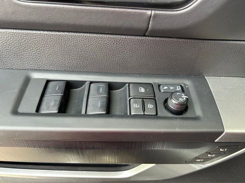 Used 2024 Toyota Tundra Platinum AWD/4WD image 18