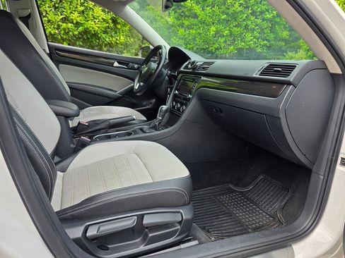 Used 2014 Volkswagen Passat 1.8T Sport FWD image 31