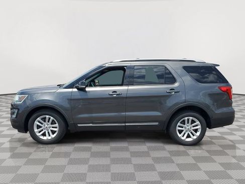 Used 2016 Ford Explorer XLT w/ Equipment Group 202A FWD image 2